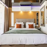 Helioamour Renovated With Terrace In Heliopolis Naturist Village 아파트