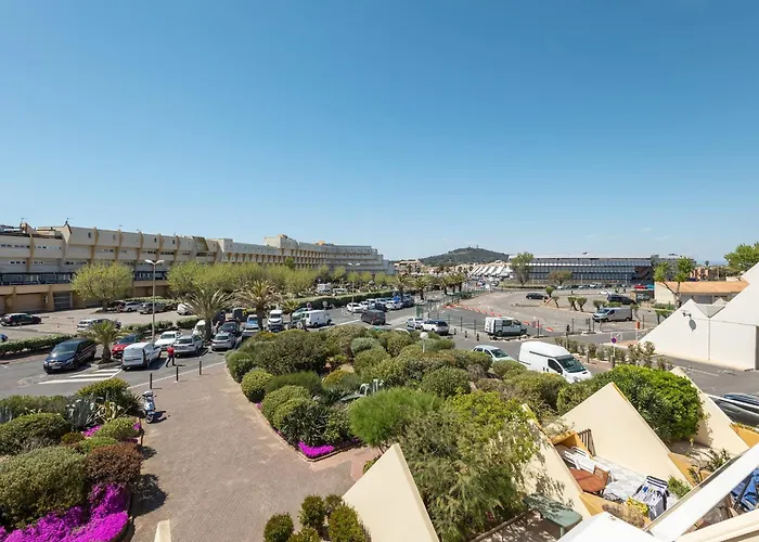 Apartament Renovated With Terrace In Heliopolis Naturist Village *