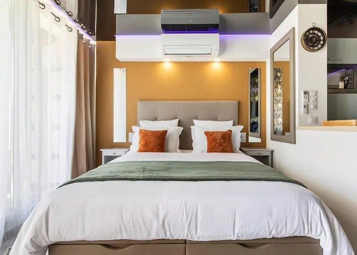 Renovated With Terrace In Heliopolis Naturist Village Apartament