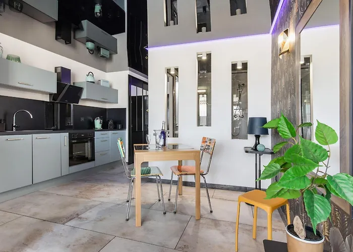 Apartament Renovated With Terrace In Heliopolis Naturist Village *